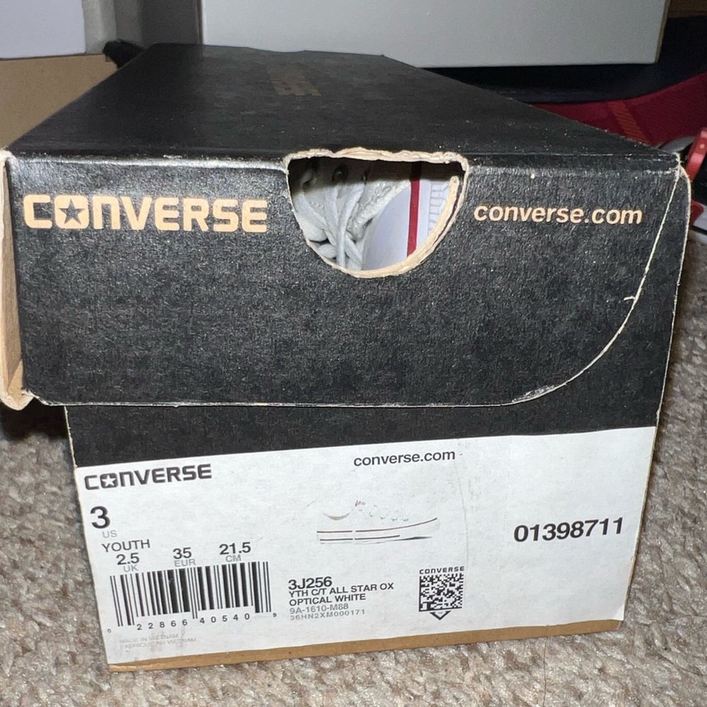 Converse - Picture 3 of 3
